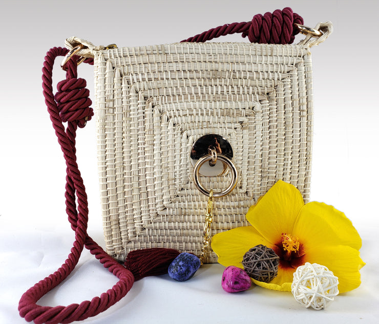 Dora - Iraca Palm Authentic Handmade Square Handbag with Gold Ring Accent Wholesale